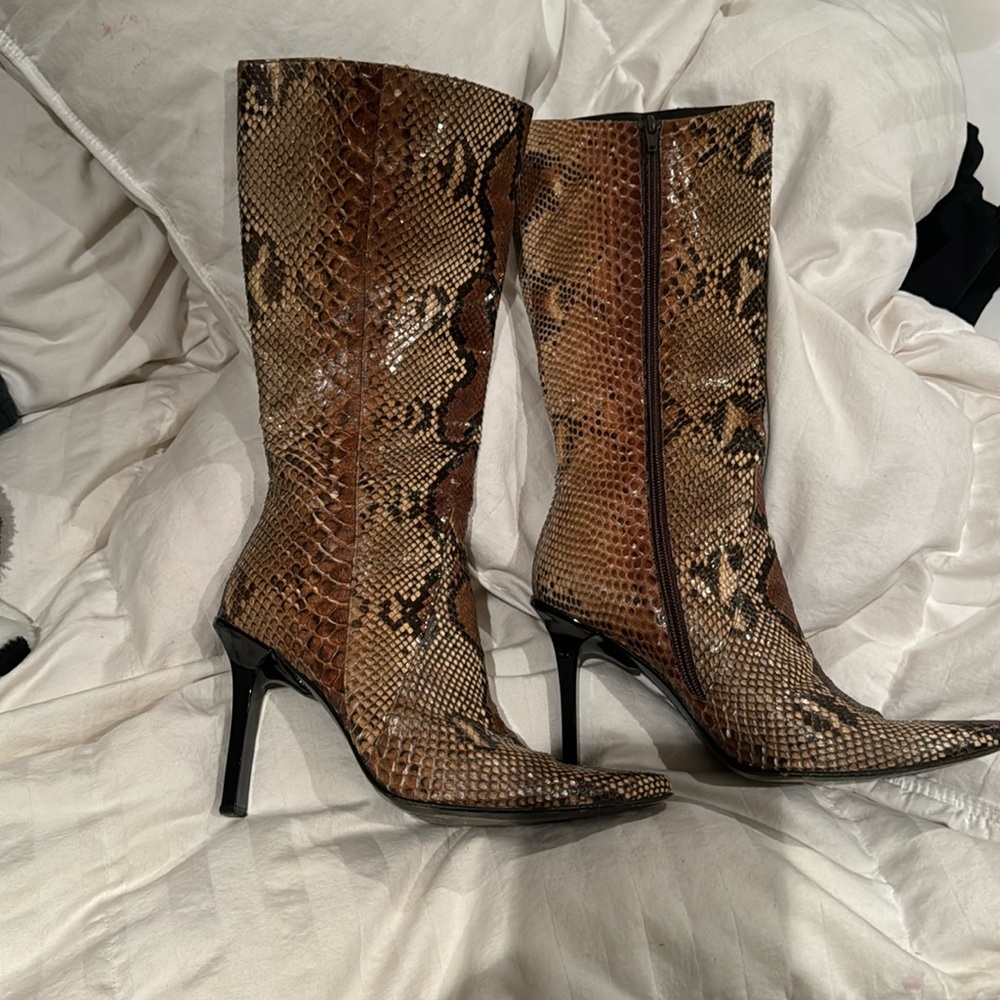 Casadei snakeskin size 61/2 vintage snake skin boot